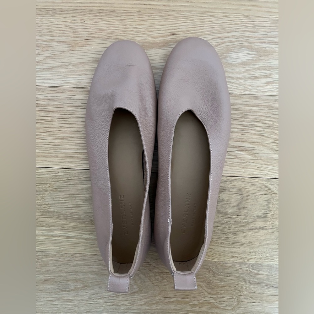 Everlane day glove flat